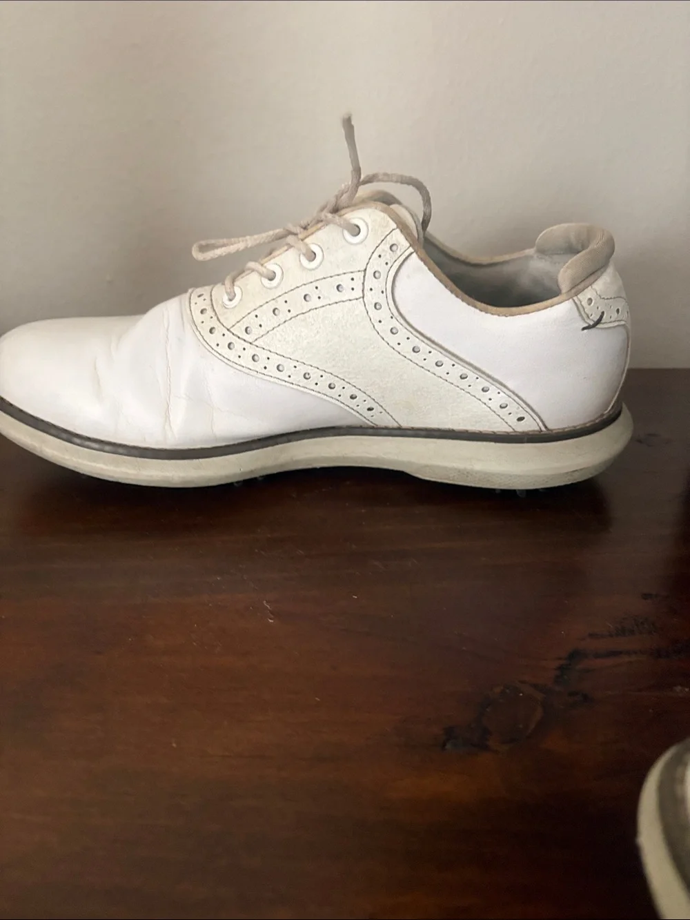 Youth Boys FootJoyWhite Wingtip Golf Cleats